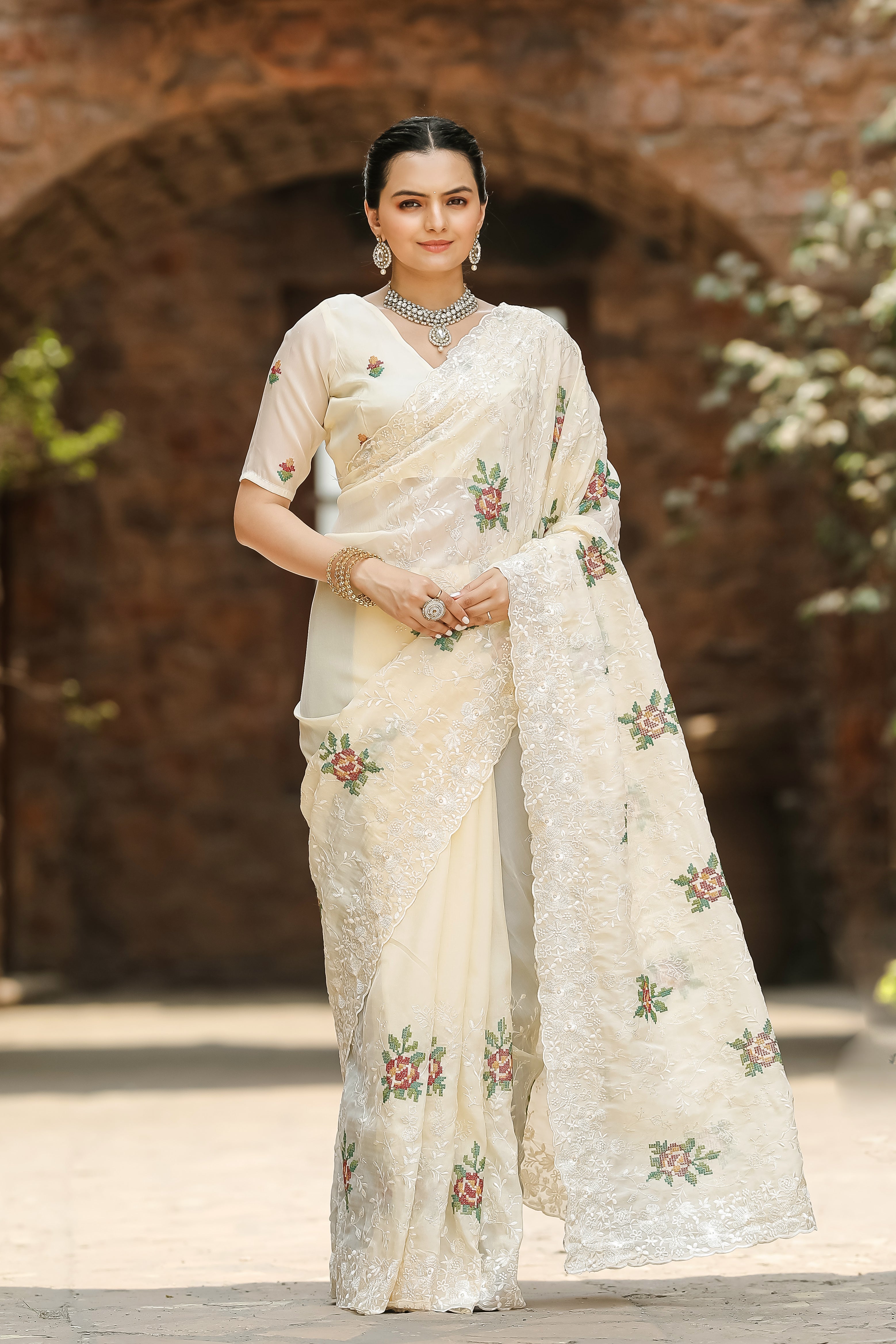 Ankita – Pure Zari Chiffon Saree with Embroidery & Cutwork