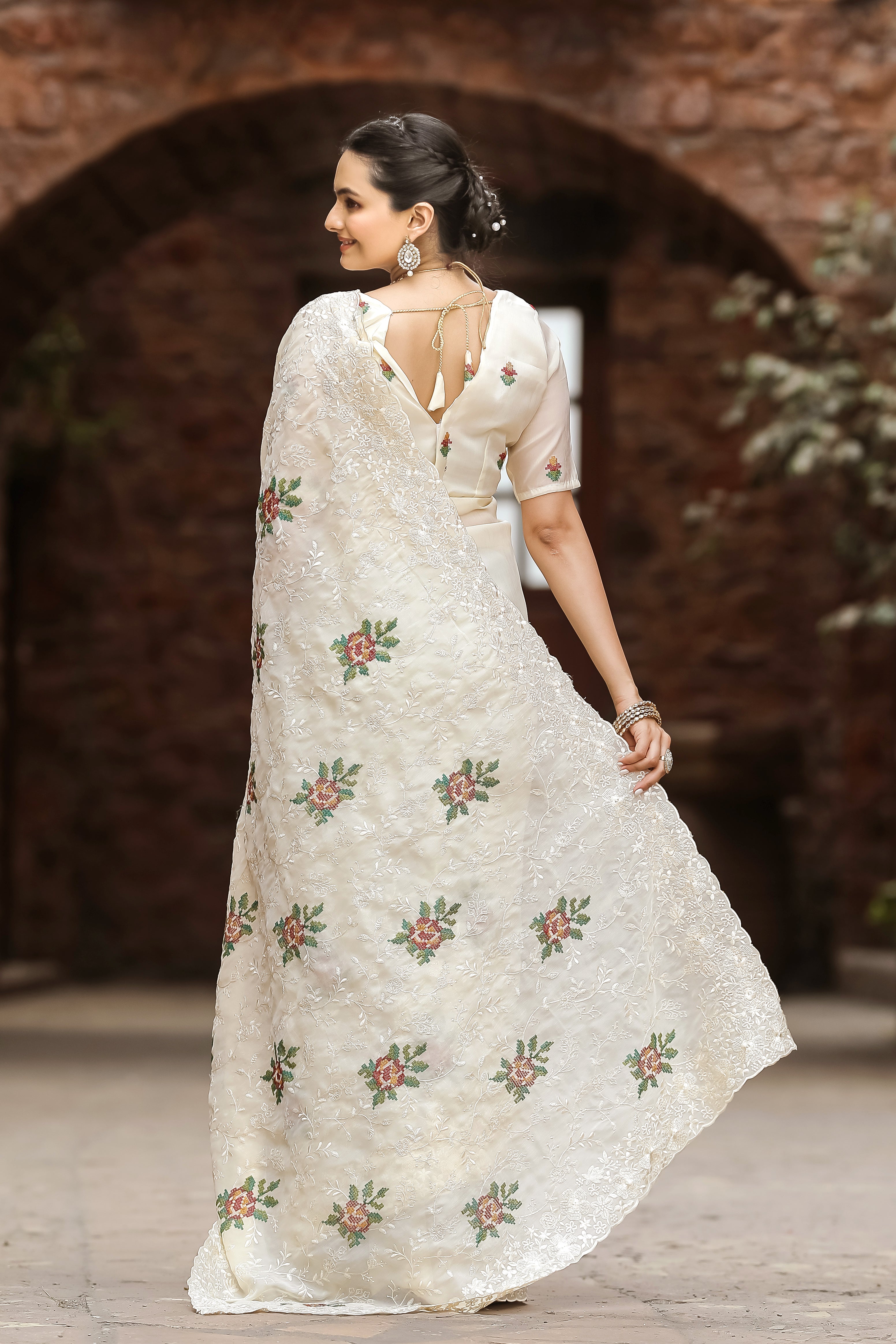 Ankita – Pure Zari Chiffon Saree with Embroidery & Cutwork