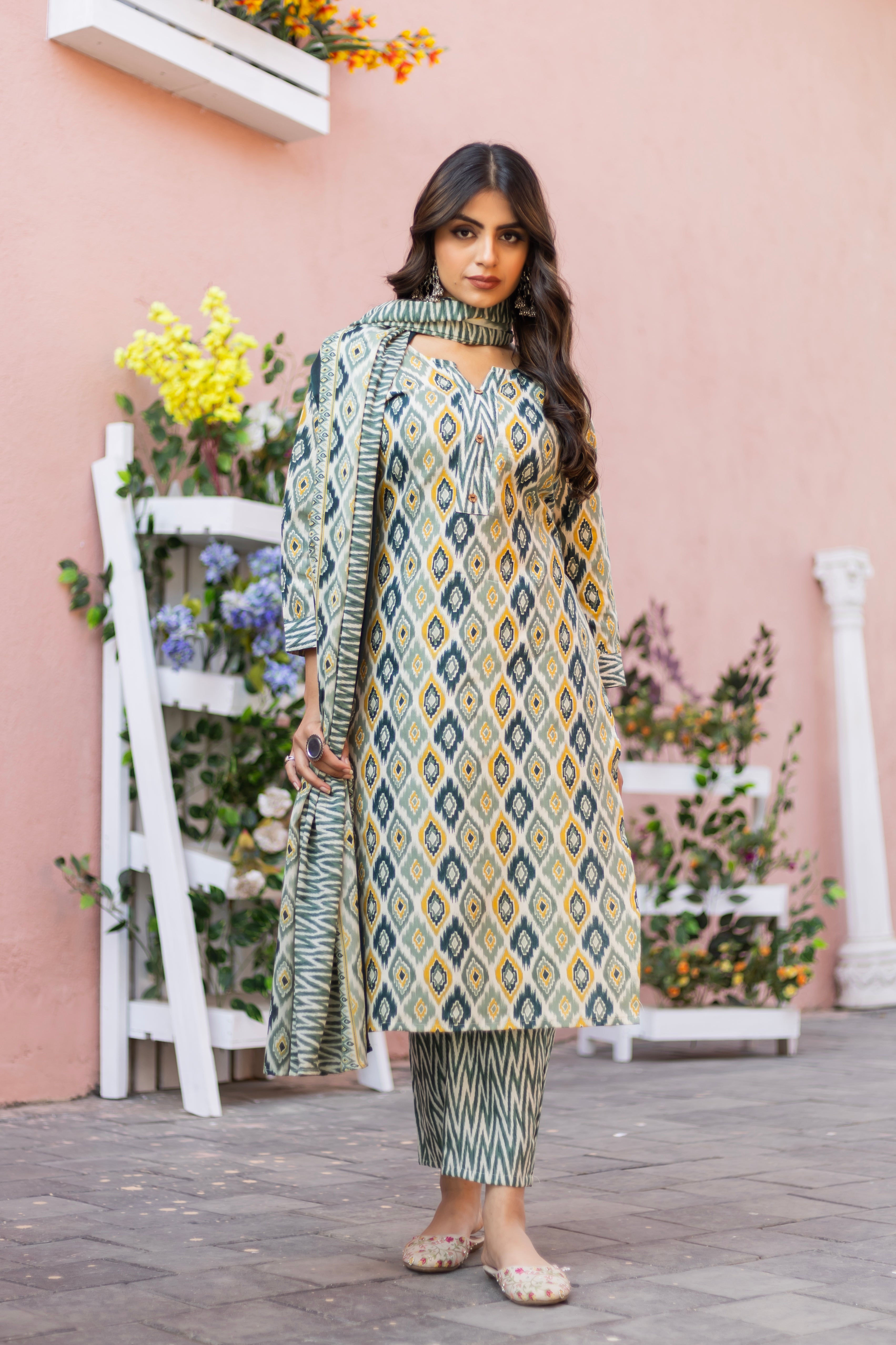 "Hetal – Printed Cotton Kurta Set with Lace Neck Detail & Mal Cotton Dupatta"
